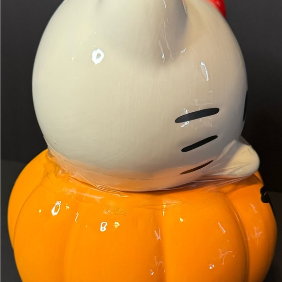 Halloween HELLO KITTY Ceramic PUMPKIN Bow/ Red Eye COOKIE JAR New 2024 - Picture 3 of 6